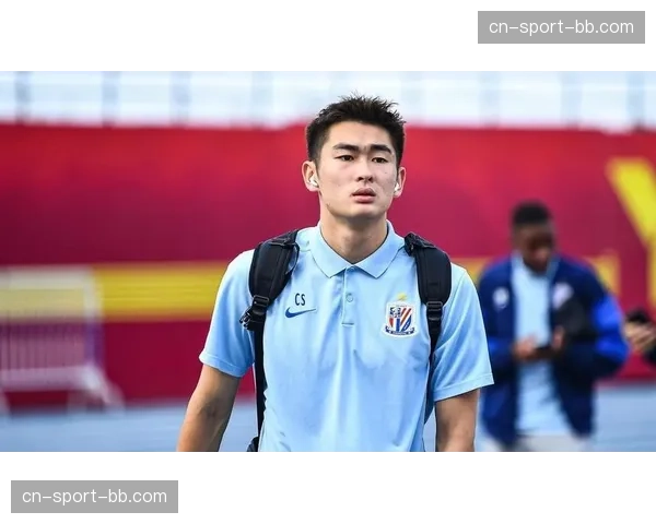 陈晋一任意球世界波救主 申花年轻球员在逆境中展现价值